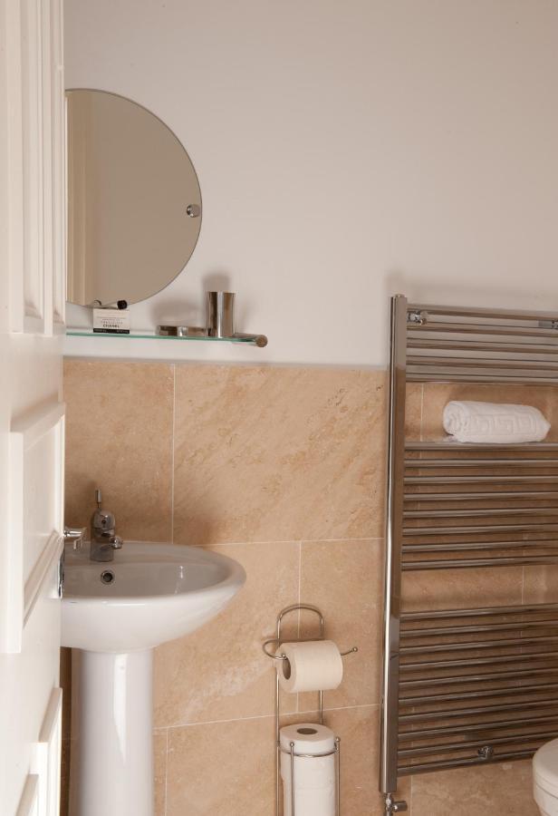 Albany House By Harrogate Serviced Apartments ภายนอก รูปภาพ